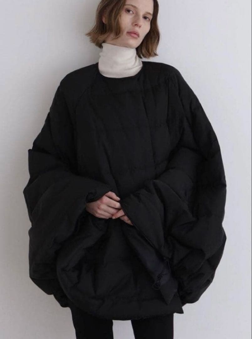 【新品・未使用品】lephil ブラック　パッフィーダウンケープ　サイズ0