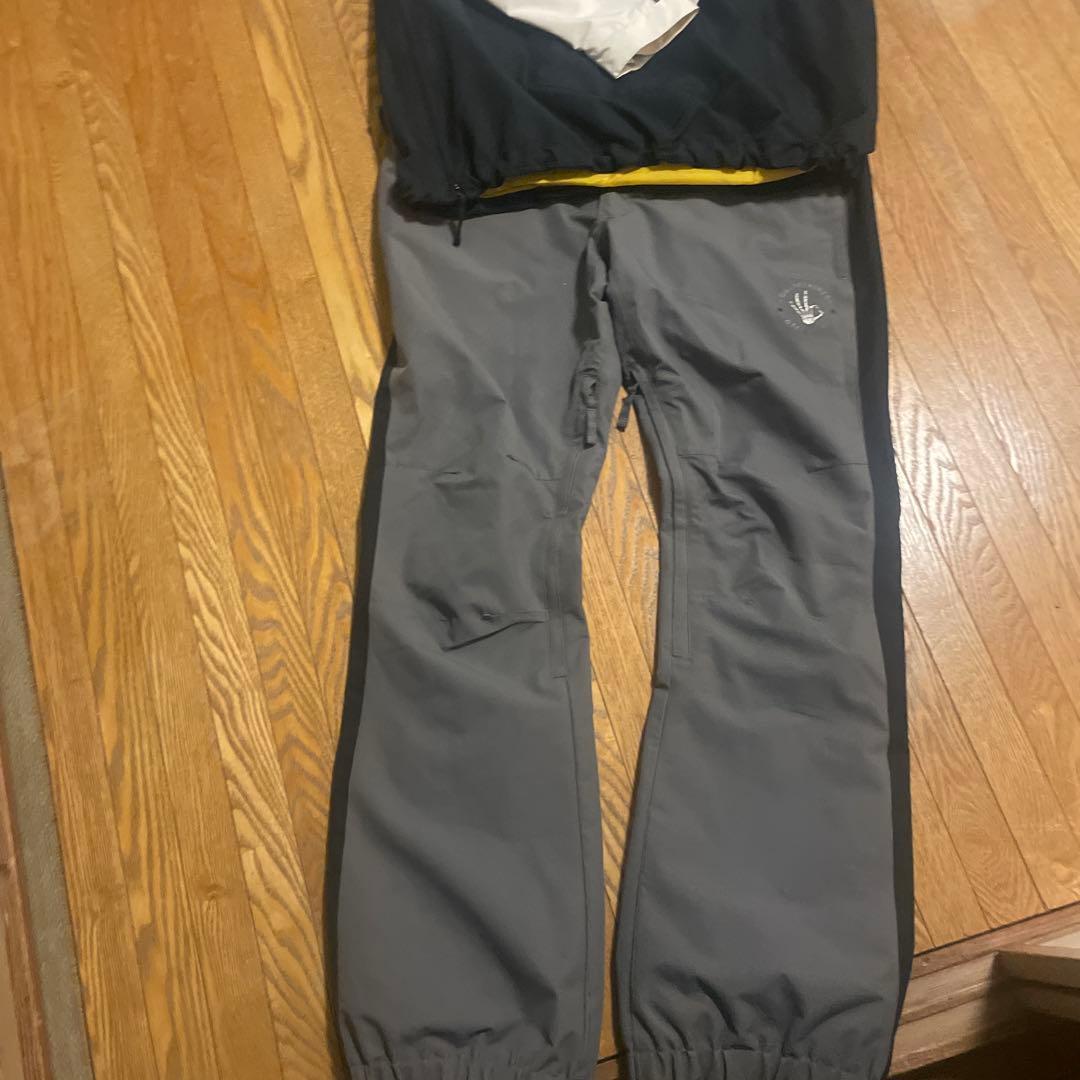 〖美品〗HRSFTHRS セットアップ上下 M プルオーバー＆パンツユニセックス