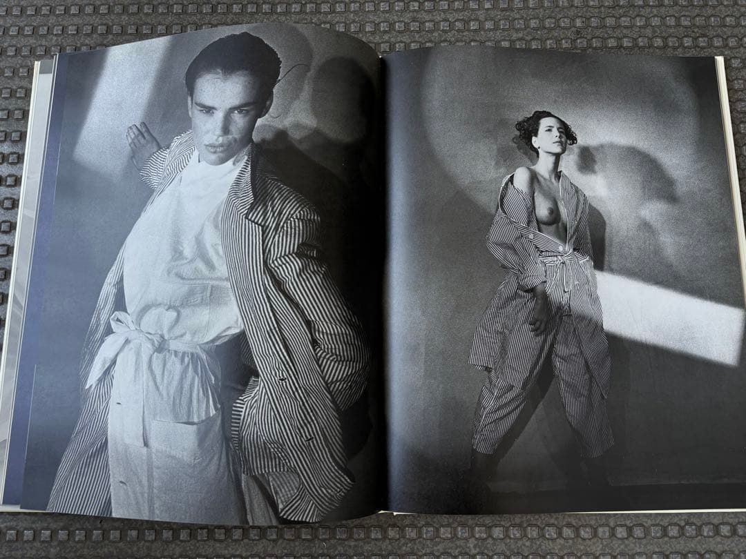 コムデギャルソン　コレクション　本