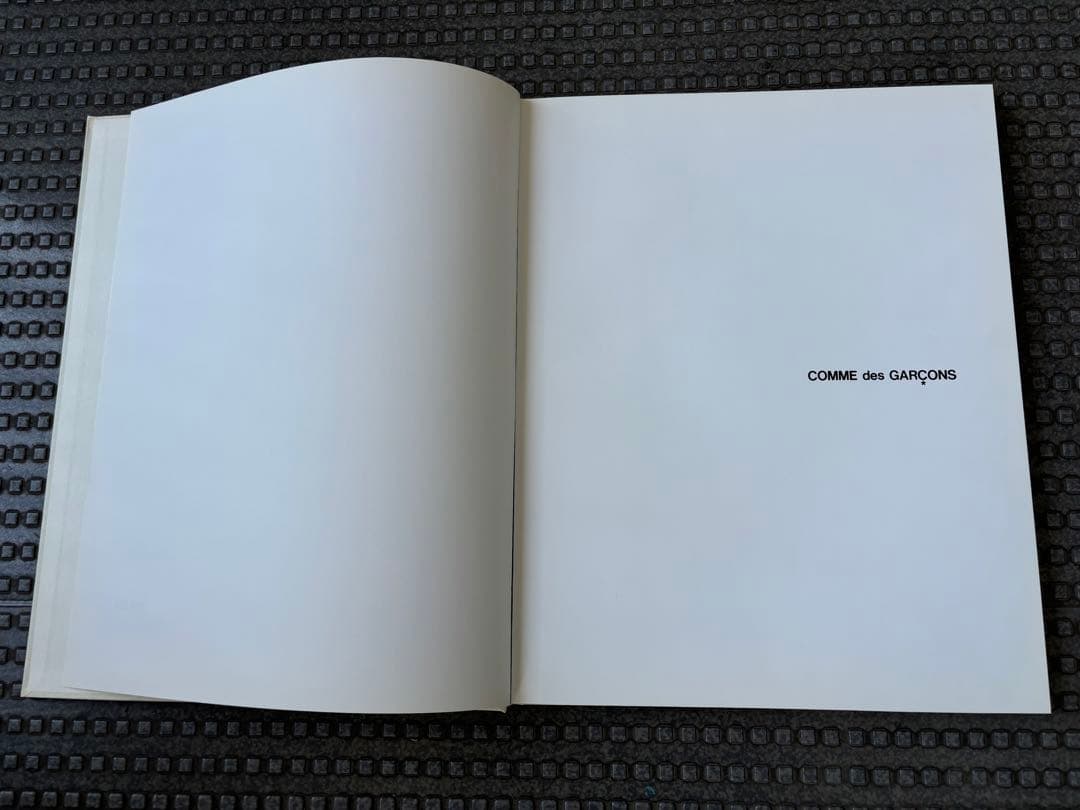 コムデギャルソン　コレクション　本