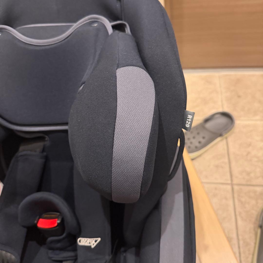 Aprica フラディア プラス ライト チャイルドシート(ライトネイビー)