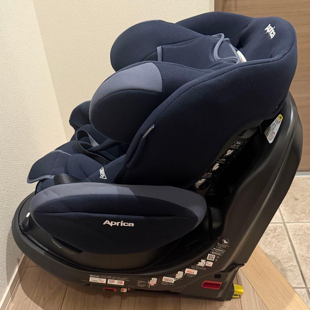 Aprica フラディア プラス ライト チャイルドシート(ライトネイビー)