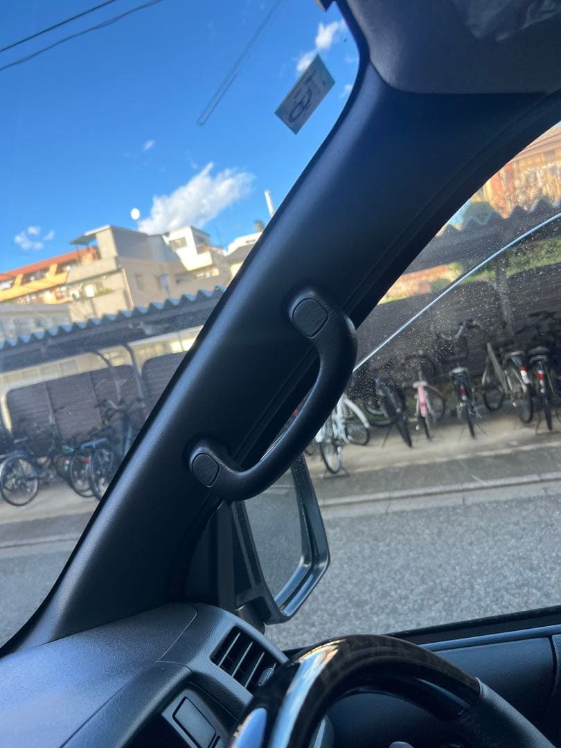 ハイエース ダークプライム2用 Aピラーとグリップ