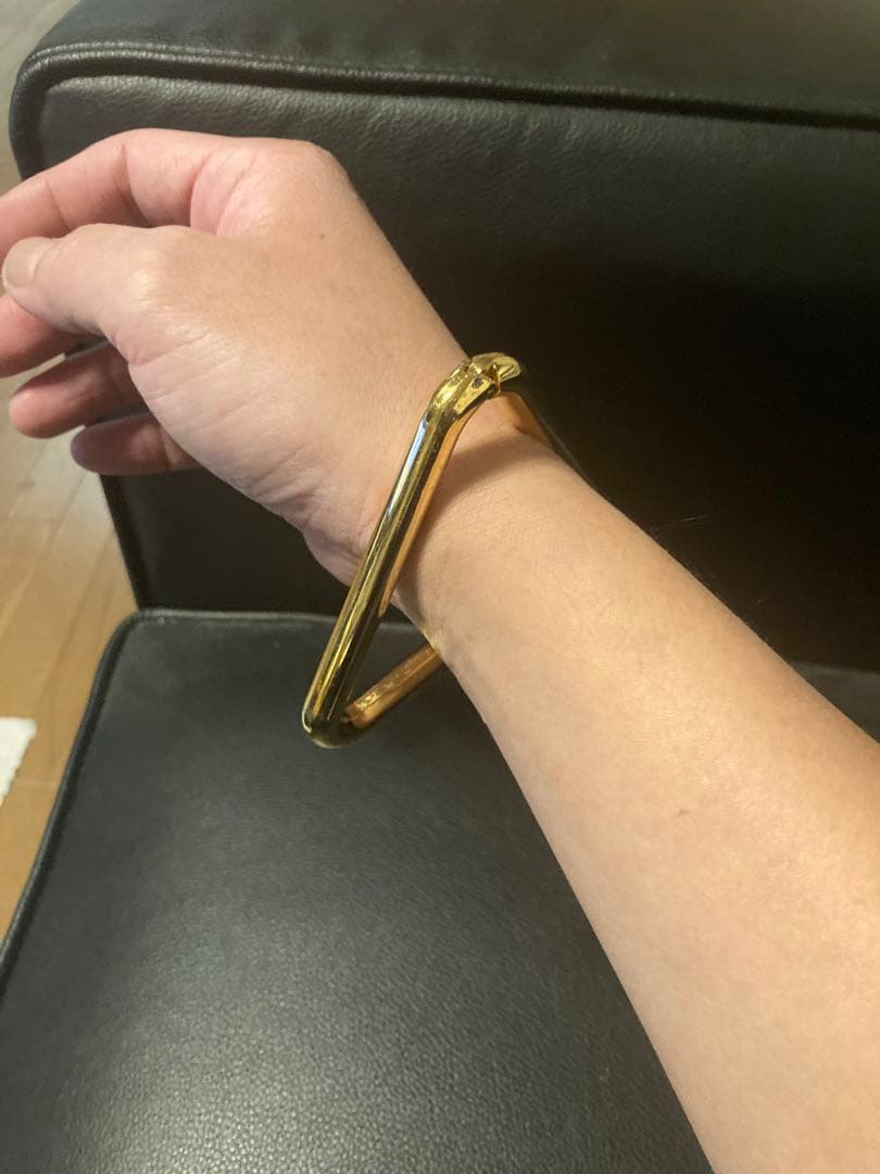 balenciaga トライアングル ブレス　ブレスレット　バングル　ゴールド