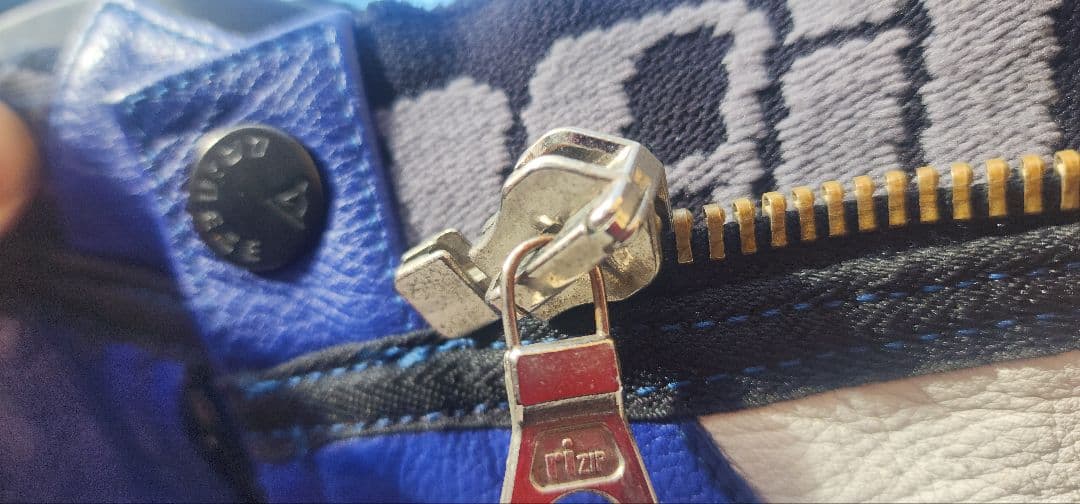 ダイネーゼレーシングレザーパンツ。サイズ52ファスナー付き。 きずほとんど無し