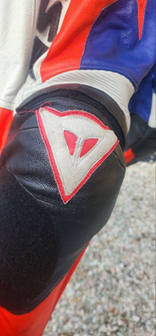 ダイネーゼレーシングレザーパンツ。サイズ52ファスナー付き。 きずほとんど無し