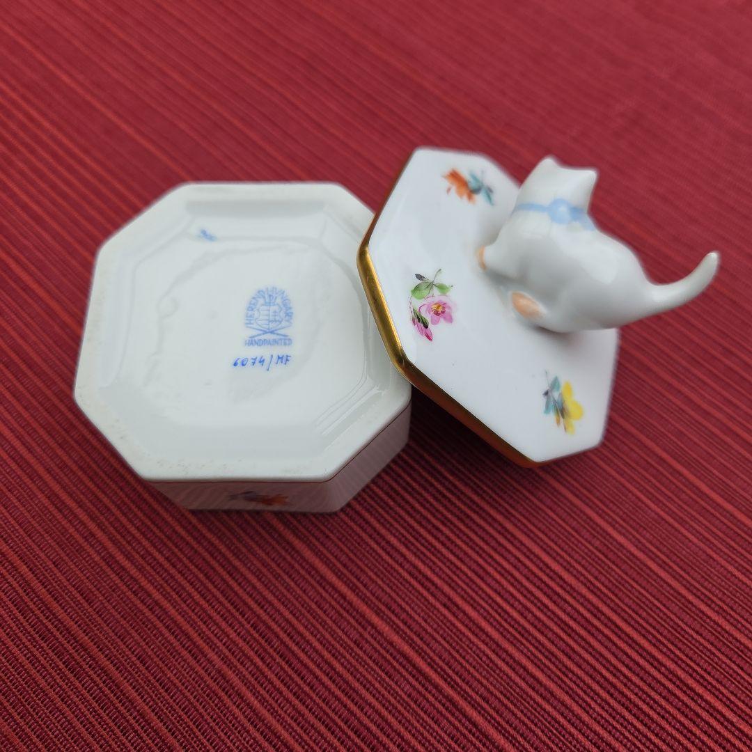 ヘレンド　ハンガリー製手描き白猫のつまみ付き八角 ボンボン入れ