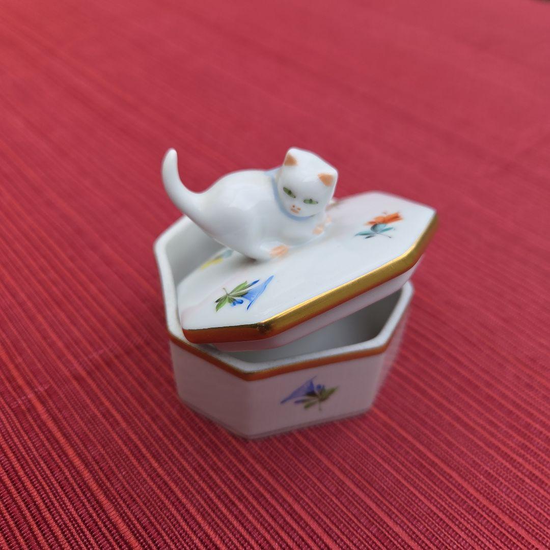 ヘレンド　ハンガリー製手描き白猫のつまみ付き八角 ボンボン入れ