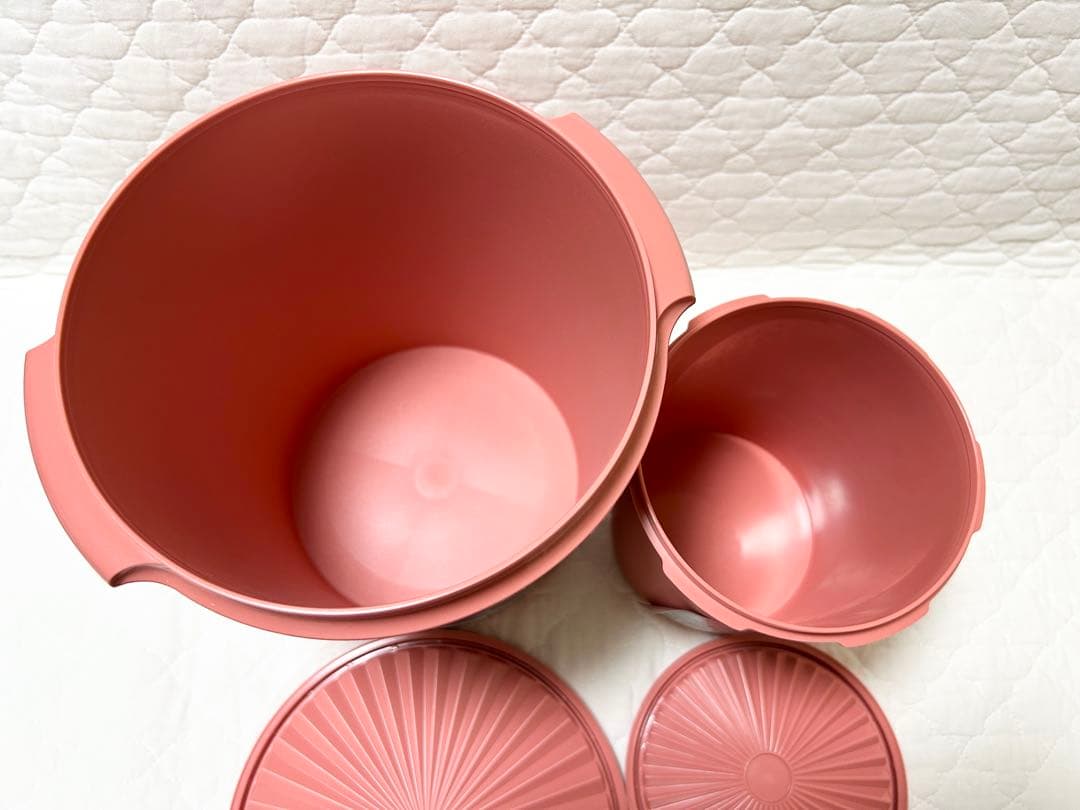 【ねこ饅頭】Tupperware タッパーウェア　大小セット×2