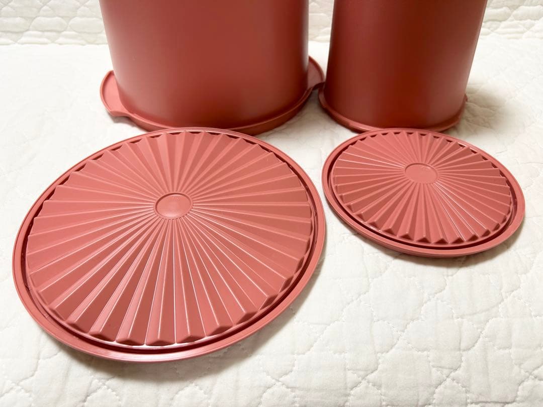 【ねこ饅頭】Tupperware タッパーウェア　大小セット×2