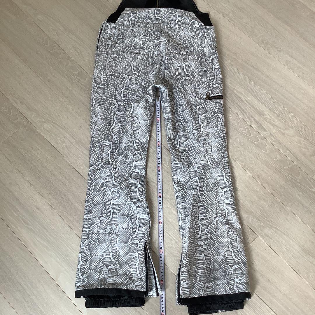 063DCレディーススノーボードウェアーLジャケット　ビブパン　セットアップ