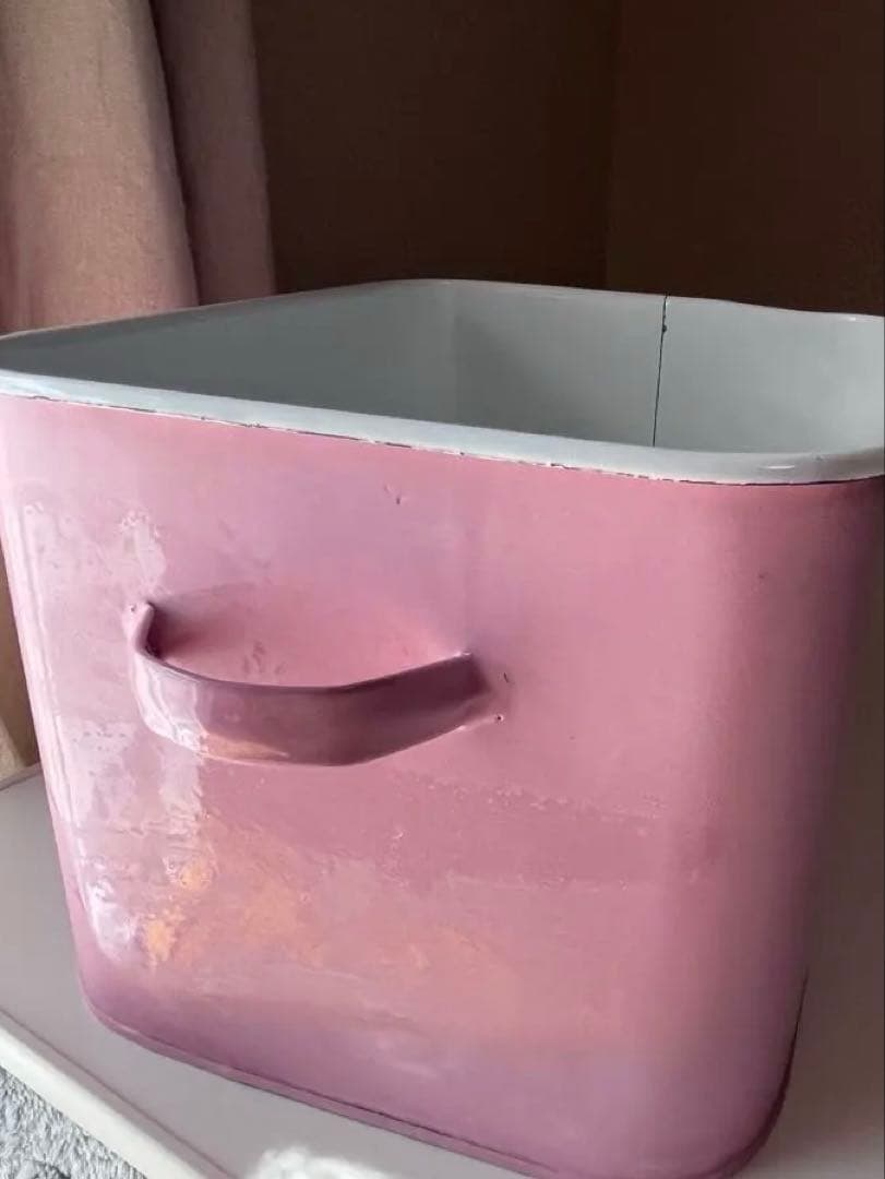 北欧さま専用　【未使用】角形ホーロ製ブレッドケース　ピンク　CAKES