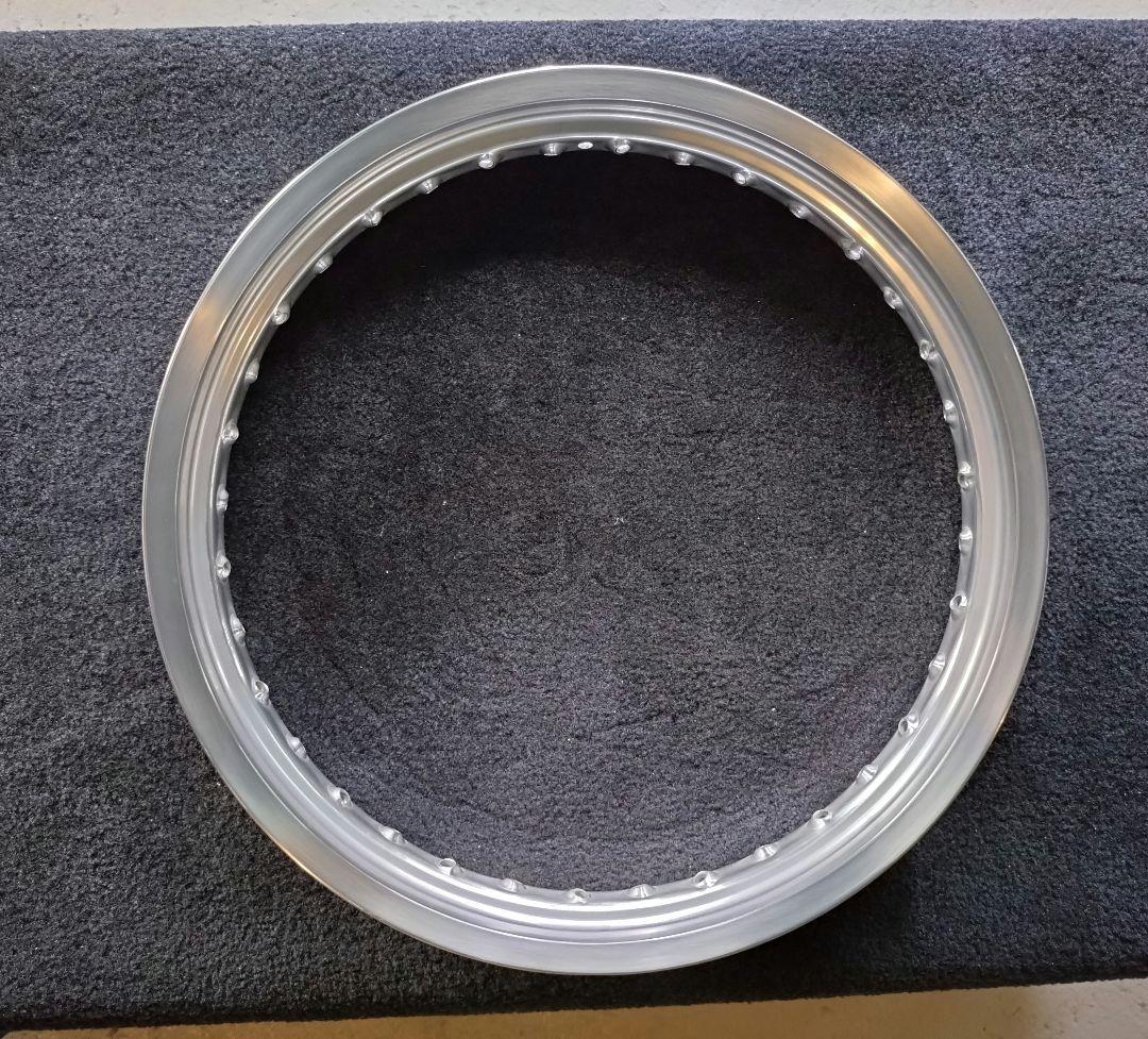 カワサキ W800 フロントホイールリム