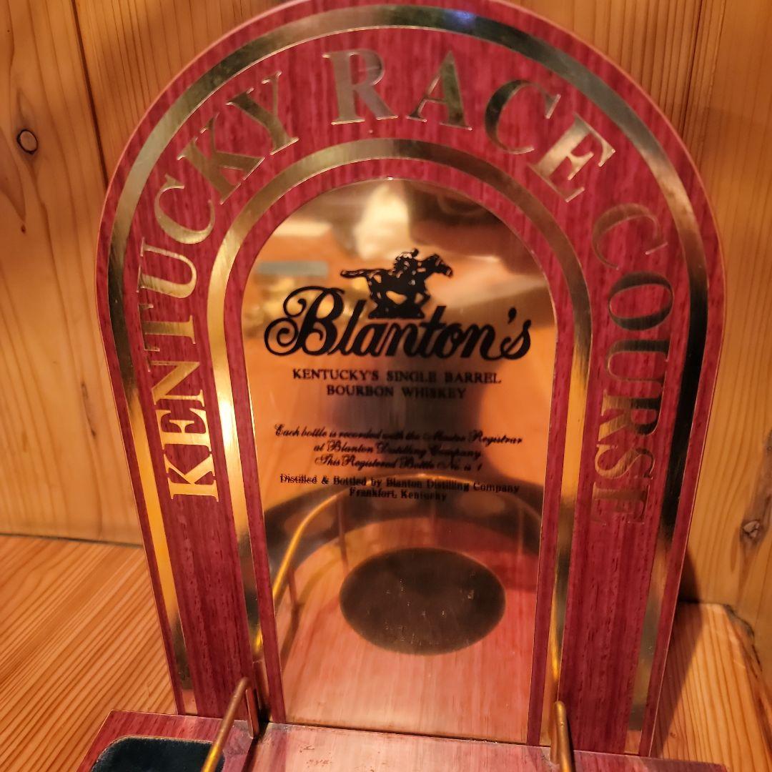 Blanton's ボトルキャップコレクション台座　背面付き