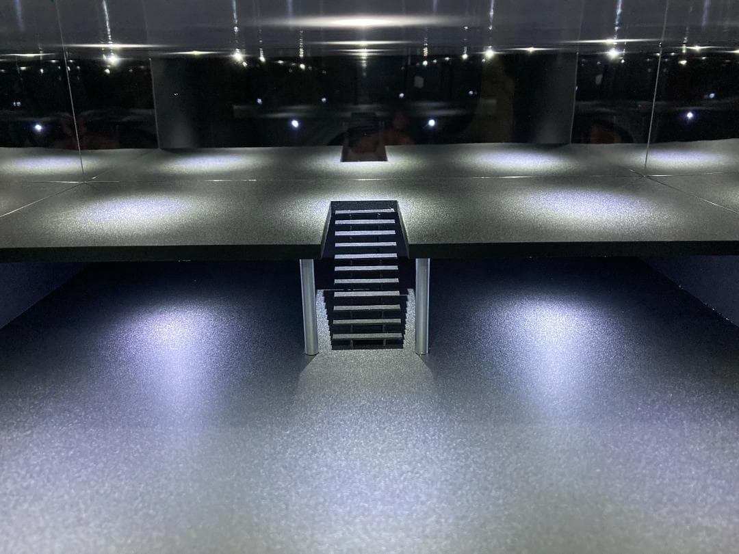 ミニカー専用ジオラマ：1/43 ショールームⅡ（吹き抜けタイプ）週末限定セール！