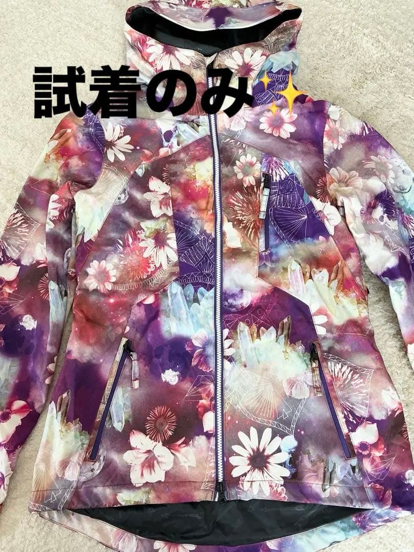 【美品】✨VOLCOM　スノーボードウェア　ジャケット　花柄　レディース　S