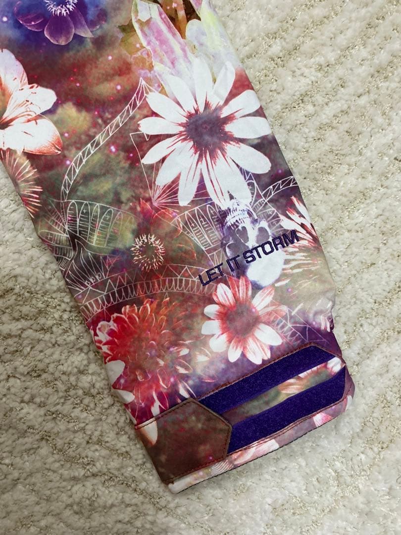 【美品】✨VOLCOM　スノーボードウェア　ジャケット　花柄　レディース　S