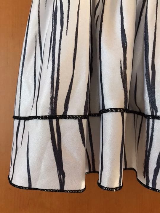 ラッキーインラブ　テニスウェア　白黒スコート　US-Sサイズ　新品