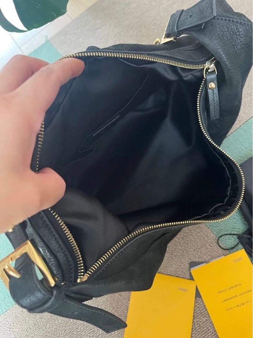 KOBAMI　FENDI マンマバケット スエードバック ショルダーバッグ