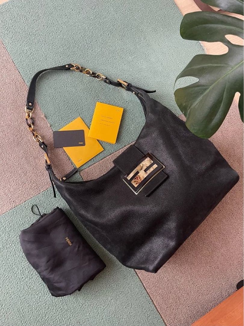 KOBAMI　FENDI マンマバケット スエードバック ショルダーバッグ