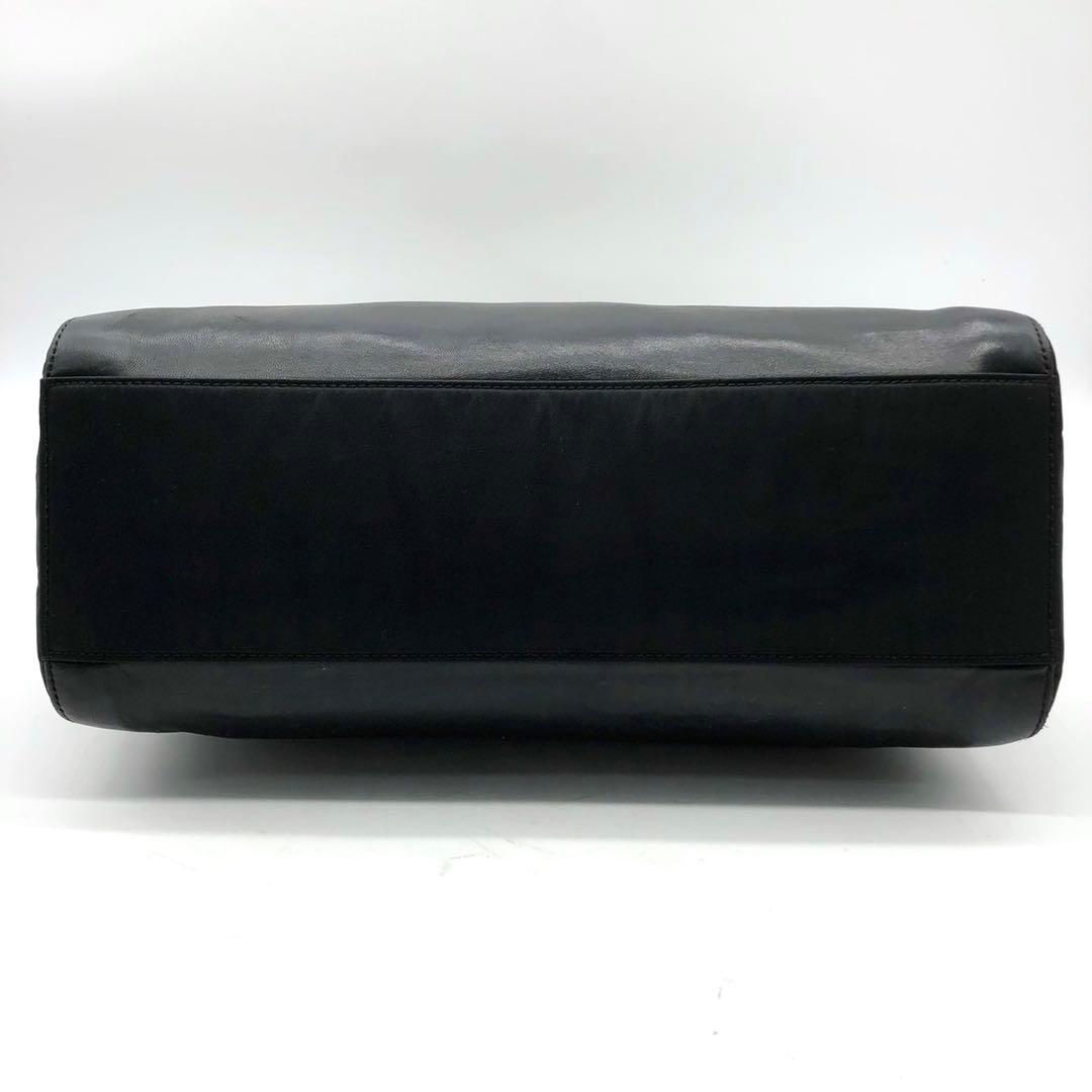 ✨美品・ギャランティ付✨プラダ チェーンショルダーバッグ ロゴ型押し 切り替え