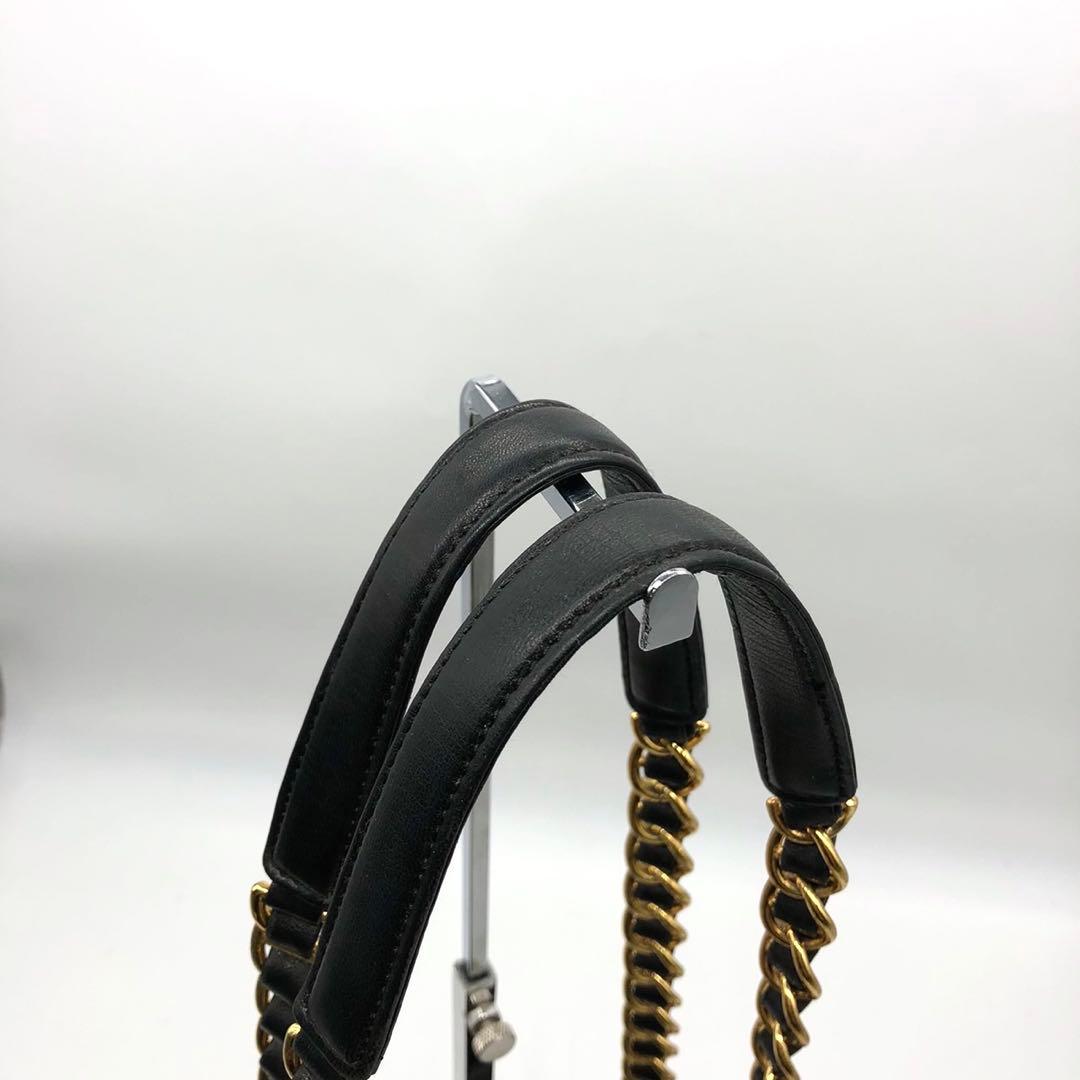 ✨美品・ギャランティ付✨プラダ チェーンショルダーバッグ ロゴ型押し 切り替え