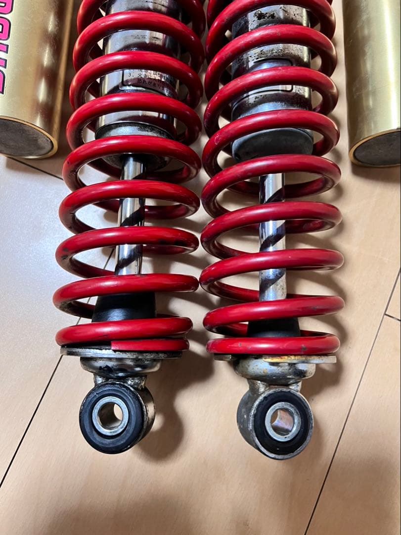 SHOWA サスペンションショック 二本セット　バリオス2 純正