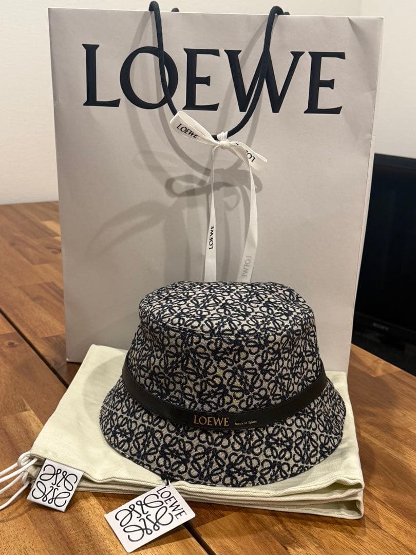 LOEWE ロゴ入りバケットハット