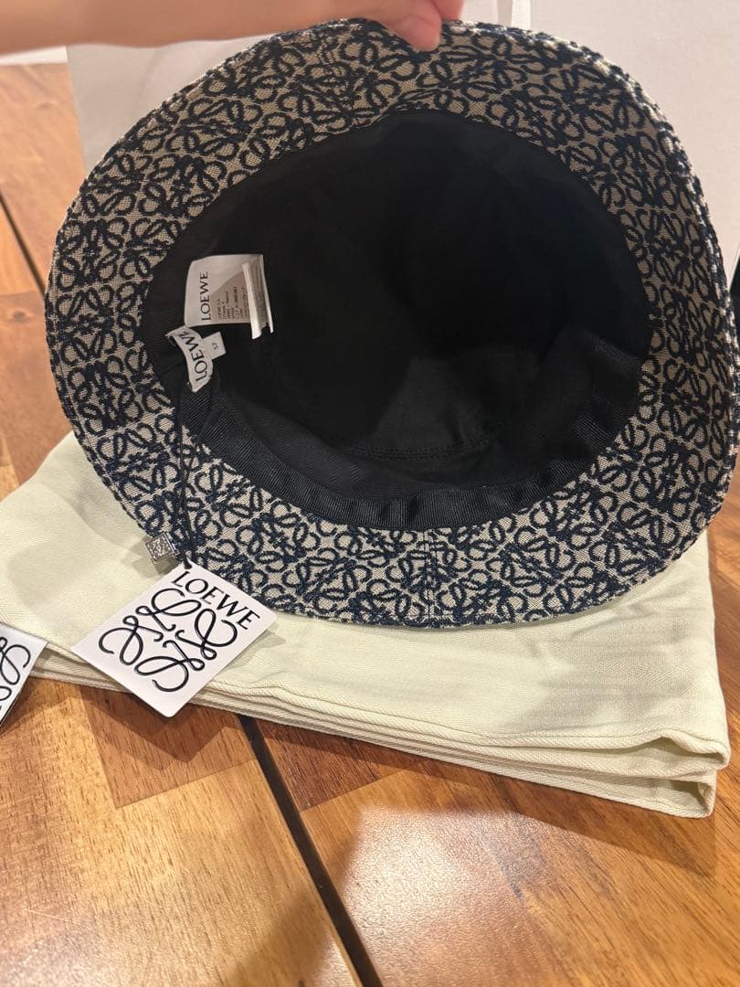 LOEWE ロゴ入りバケットハット