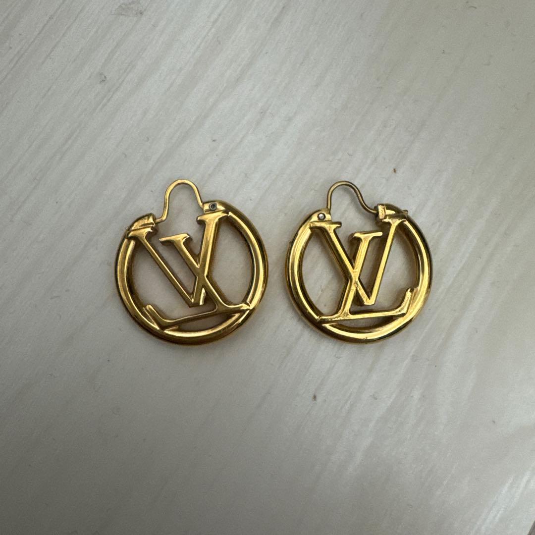 Louis Vuitton ゴールドロゴピアス
