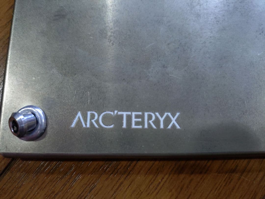 factory-b LEVEL UL チタンテーブル