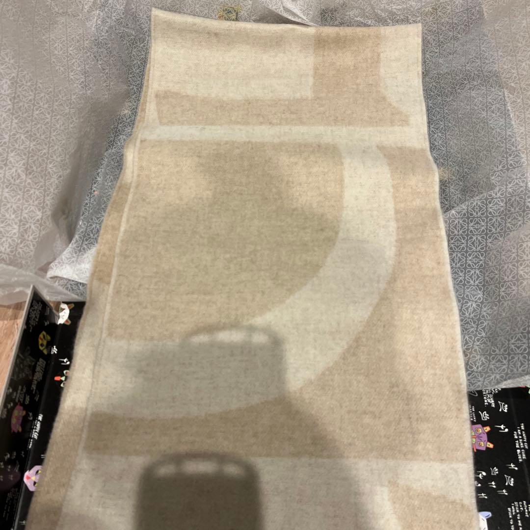 新品未使用　LOEWE ロエベ　カシミヤ100%マフラー