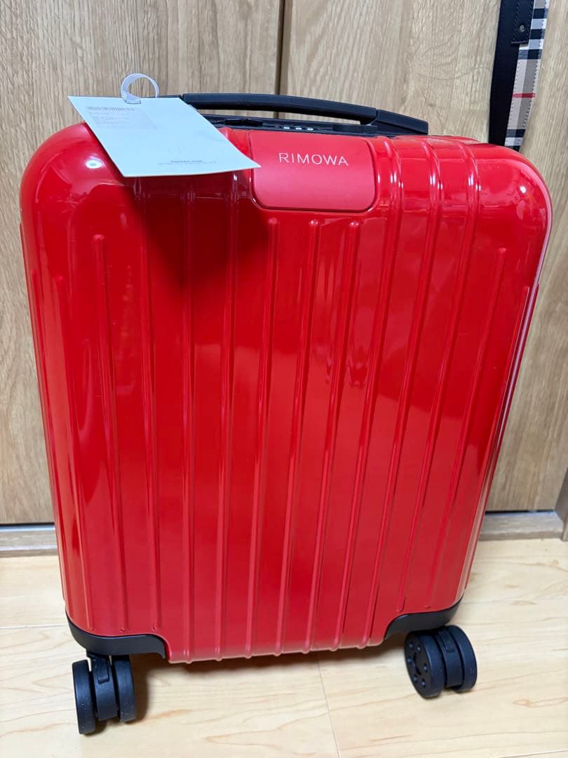 リモワRIMOWA ESSENTIAL LITE MINIレッド19L