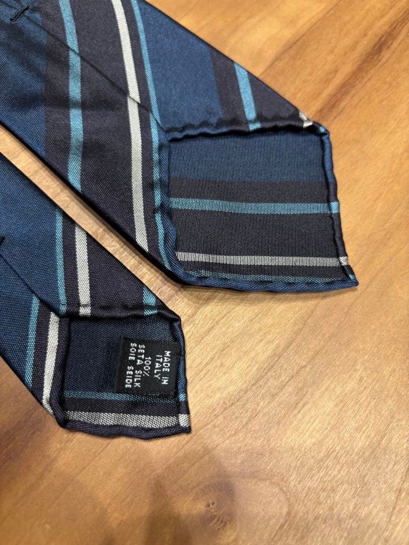 Atto Vannucci ネイビーレジメンタルネクタイ　アットヴァンヌッチ