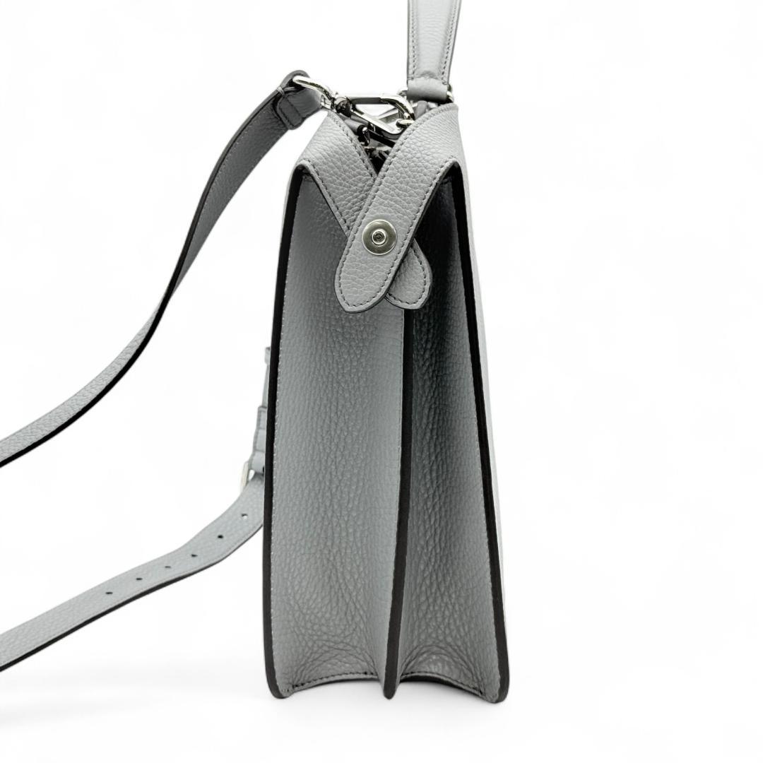 M6932 フェンディ ピーカブー アイシーユー ミディアム 7VA529