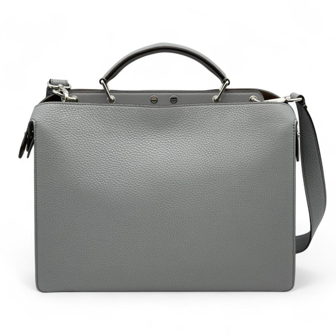 M6932 フェンディ ピーカブー アイシーユー ミディアム 7VA529