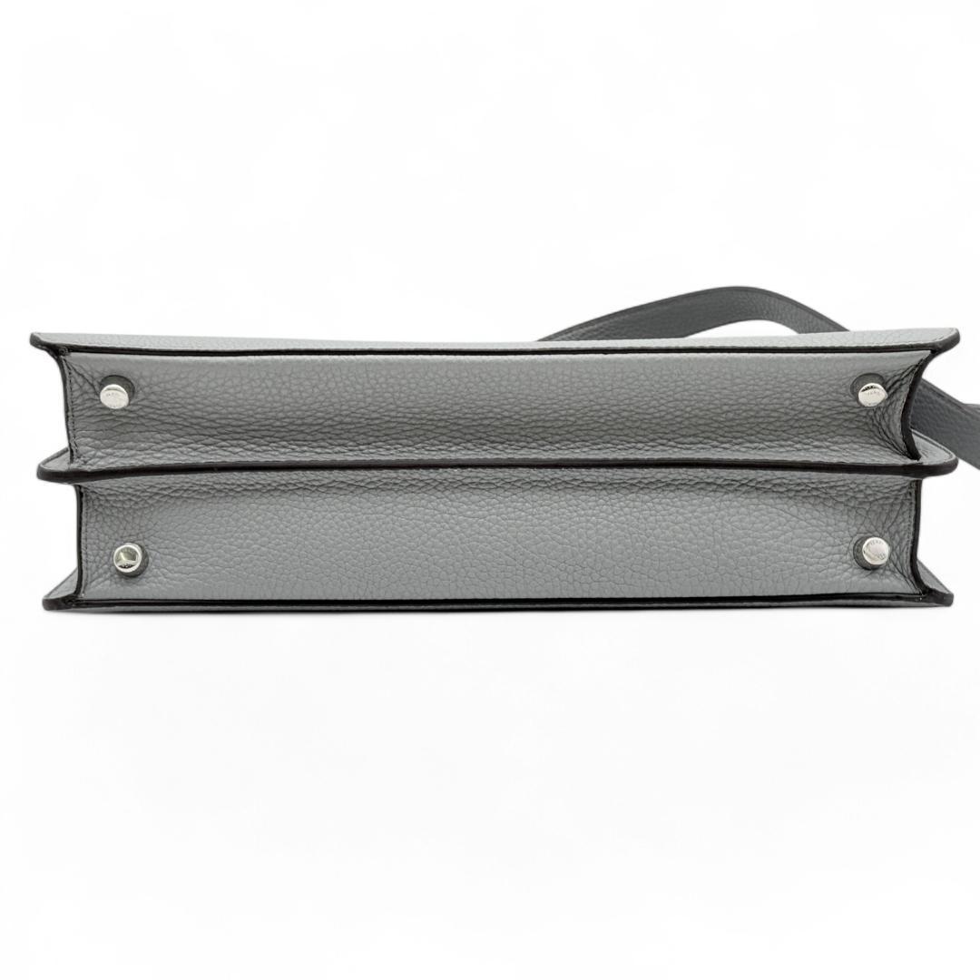 M6932 フェンディ ピーカブー アイシーユー ミディアム 7VA529