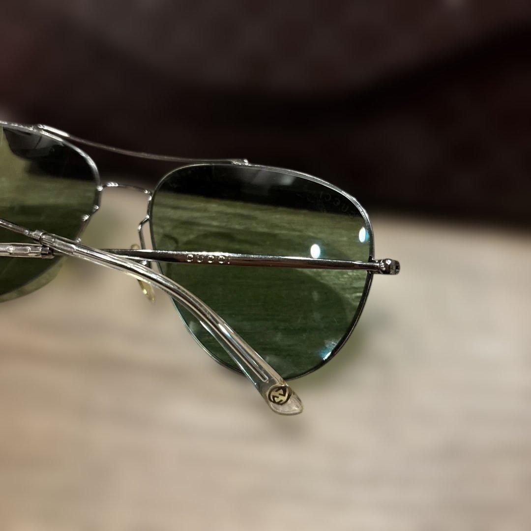 GUCCI アビエーターサングラス グリーンレンズ