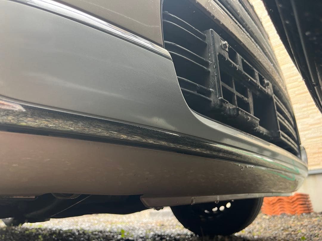 のーす　アルトラパンショコラ　フロントバンパーガーニッシュ銀のところ