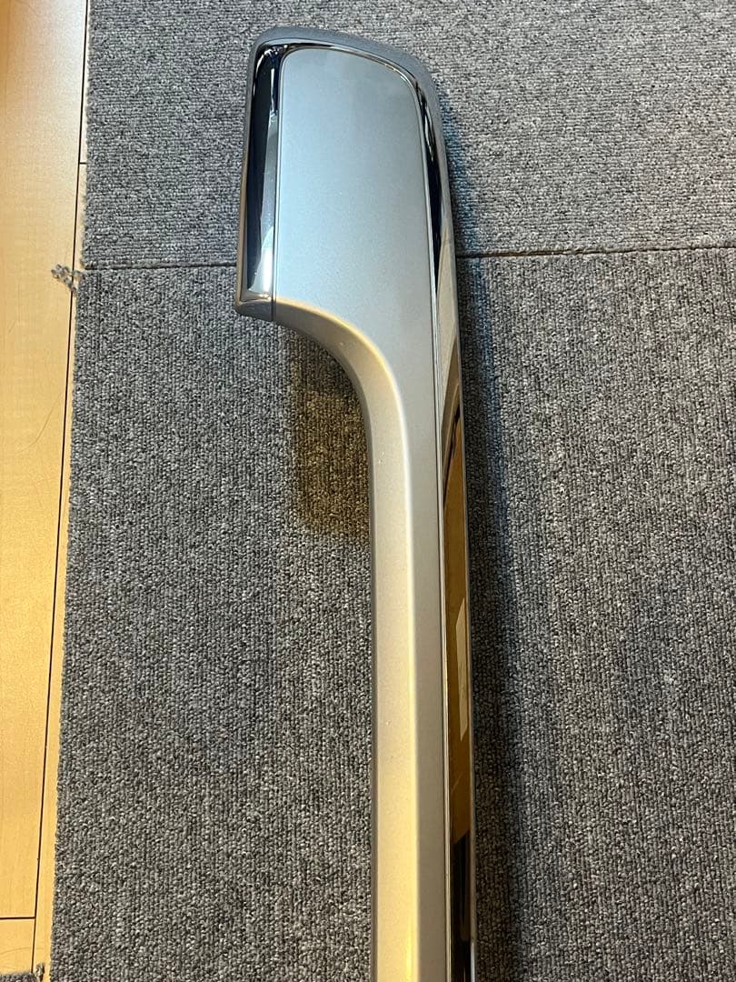 のーす　アルトラパンショコラ　フロントバンパーガーニッシュ銀のところ