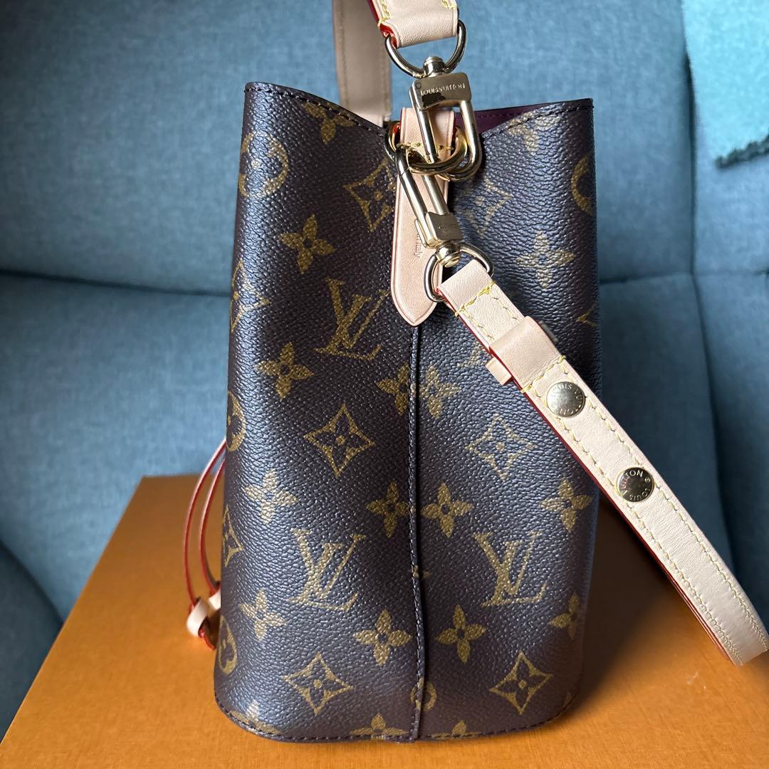 LOUIS VUITTONネオノエ B B