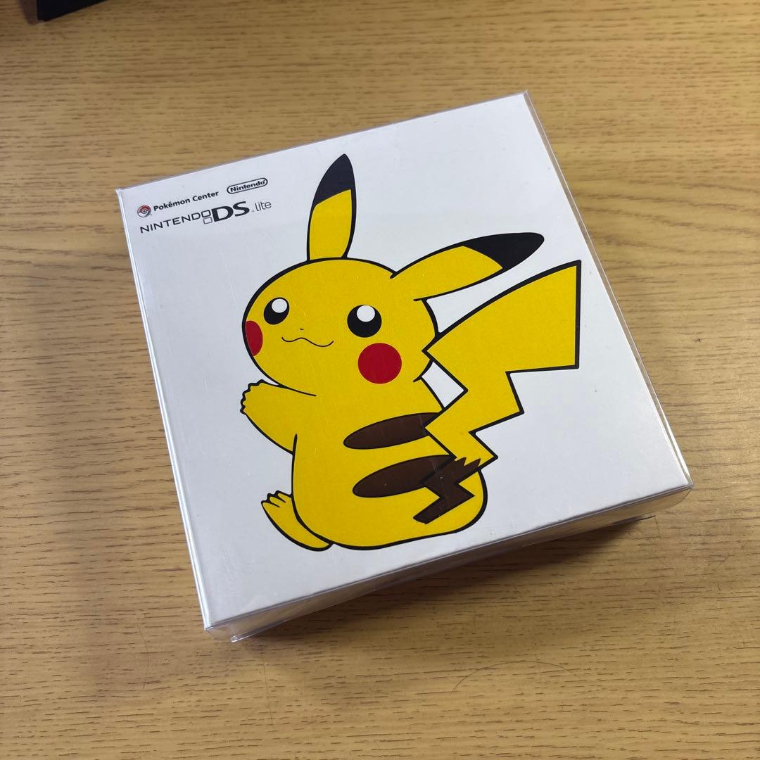 美品　ニンテンドーDS LITE ピカチュウエディション 箱付き