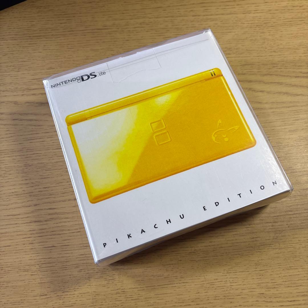 美品　ニンテンドーDS LITE ピカチュウエディション 箱付き