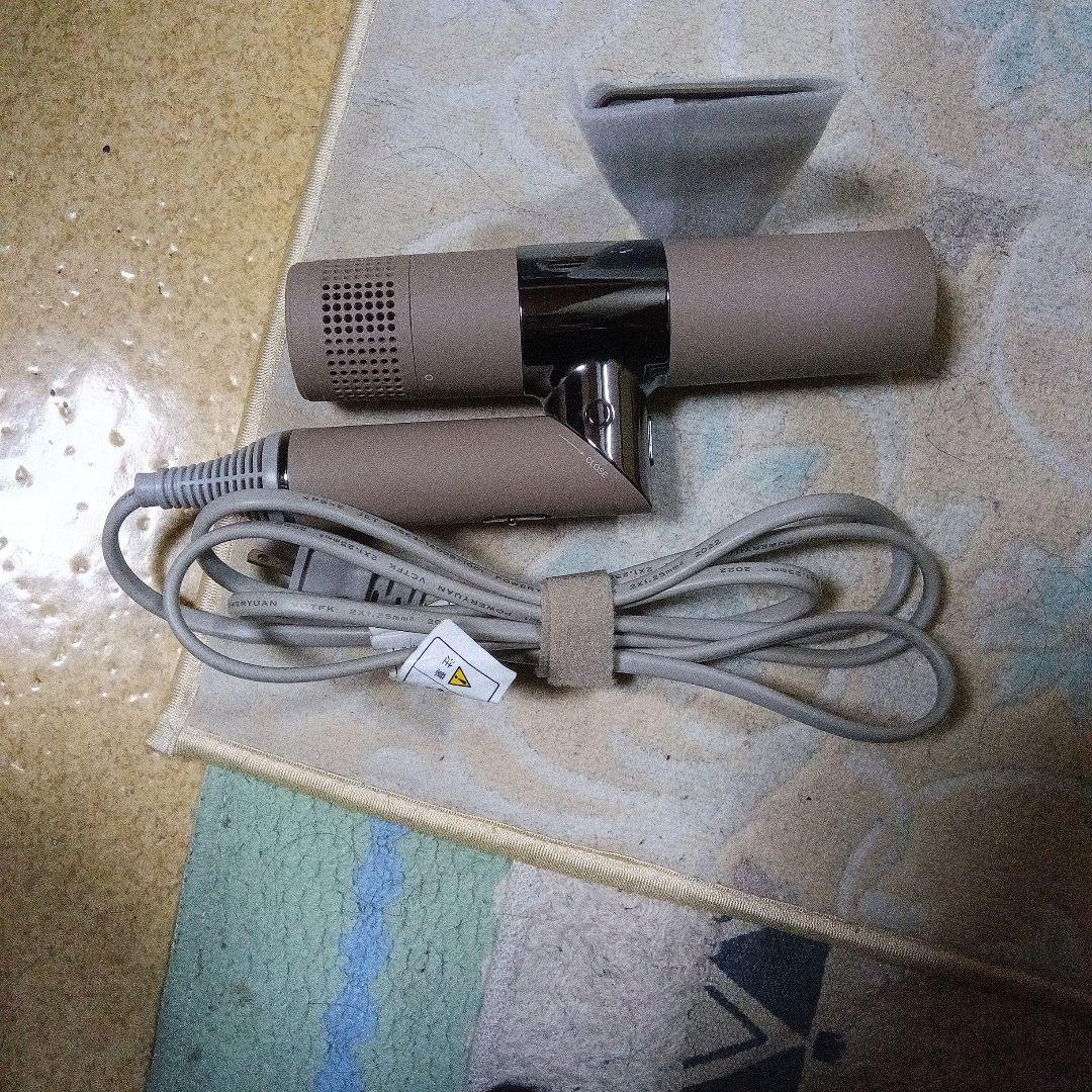 絹女 ヘアドライヤー ベージュ ノズル付き