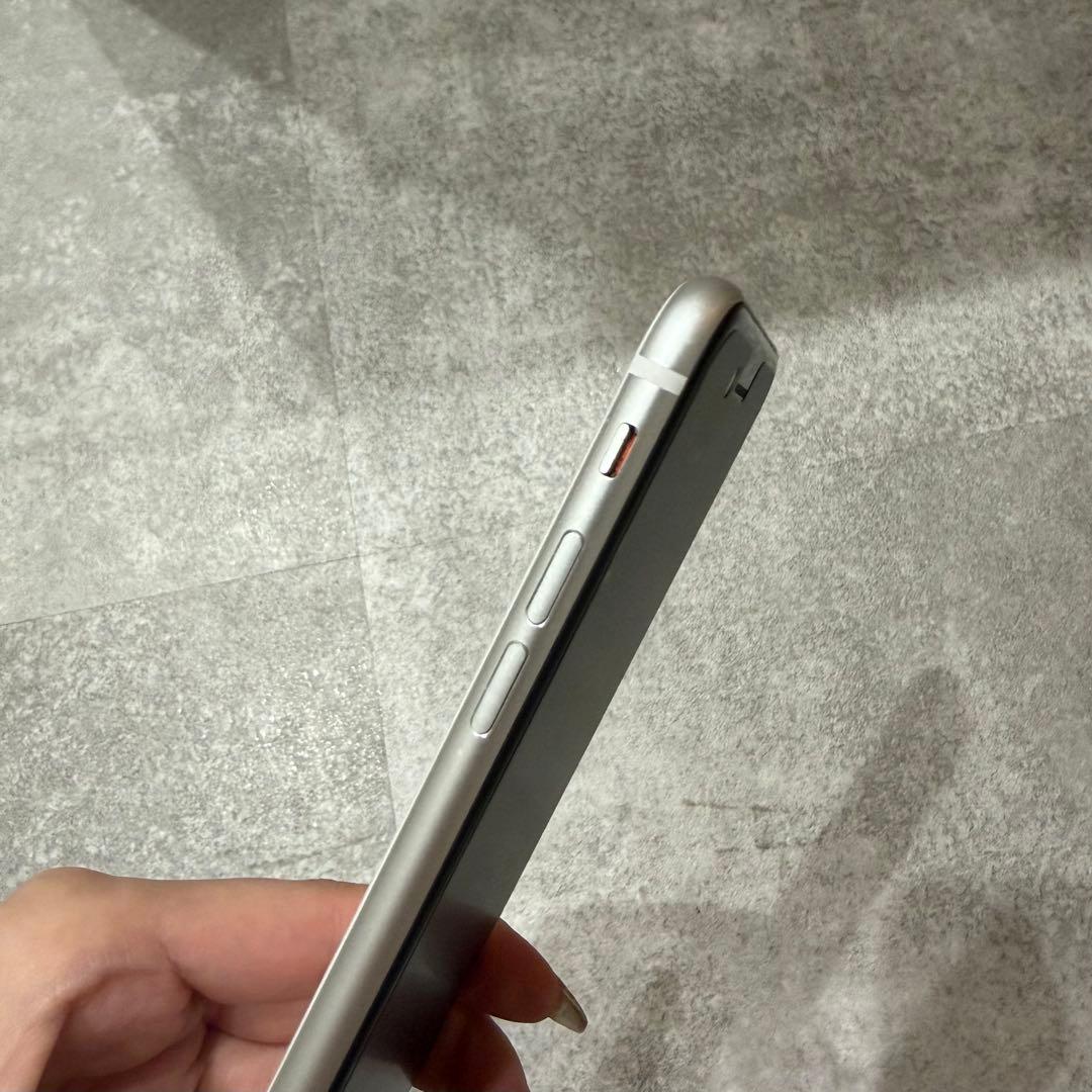 iPhone SE 第二世代 SIMフリー 64GB ※ホームボタン故障