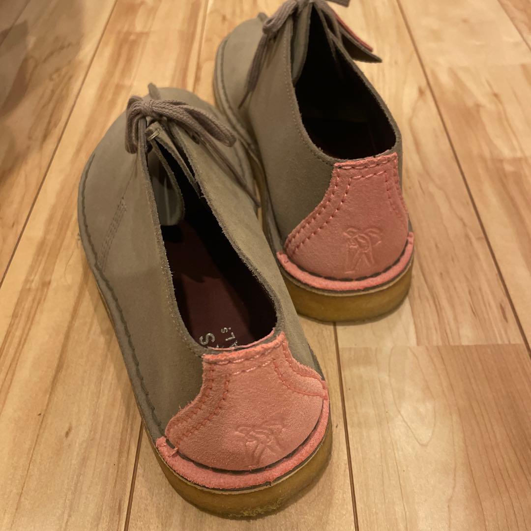 【激レア】　CLARKS ピンク/シャンパーニュ　モカシン　チャッカ　クラークス