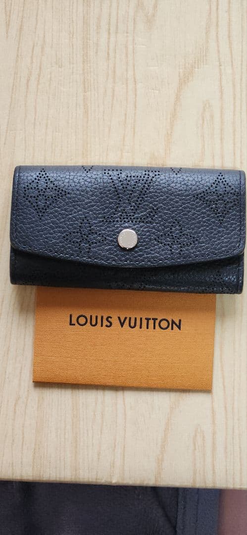 LOUIS VUITTON　ミュルティクレ4 M64054 マヒナ ブラック
