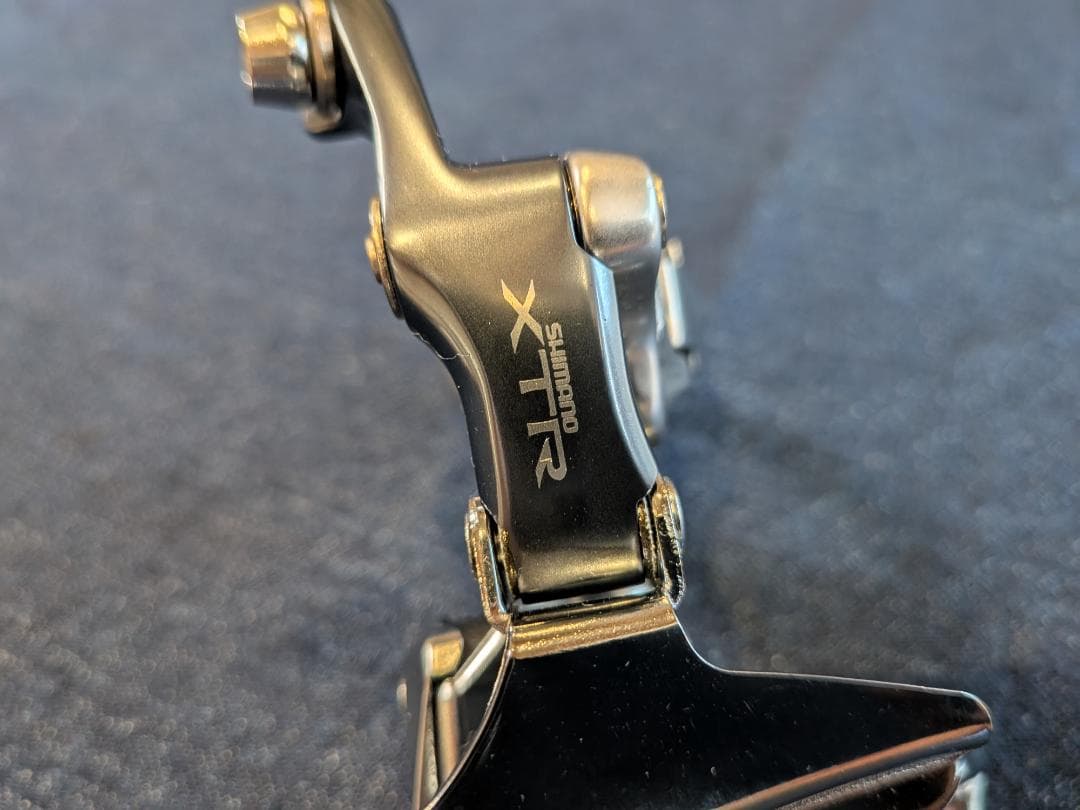 シマノXTR FD-M900 フロントディレーラー バンド径 28.6