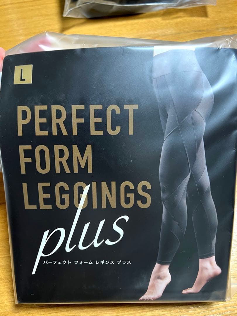 LAVA パーフェクトフォーム上下ウェアセットLサイズ