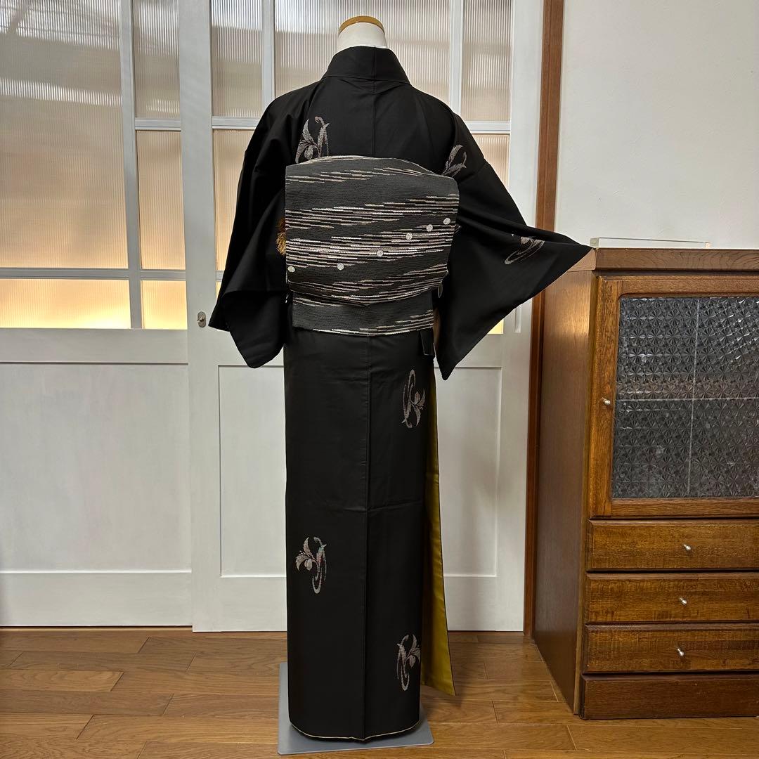 大島紬　袷　正絹　東京ますいわ屋　黒　地空き　植物飛び柄　身丈155.5裄63